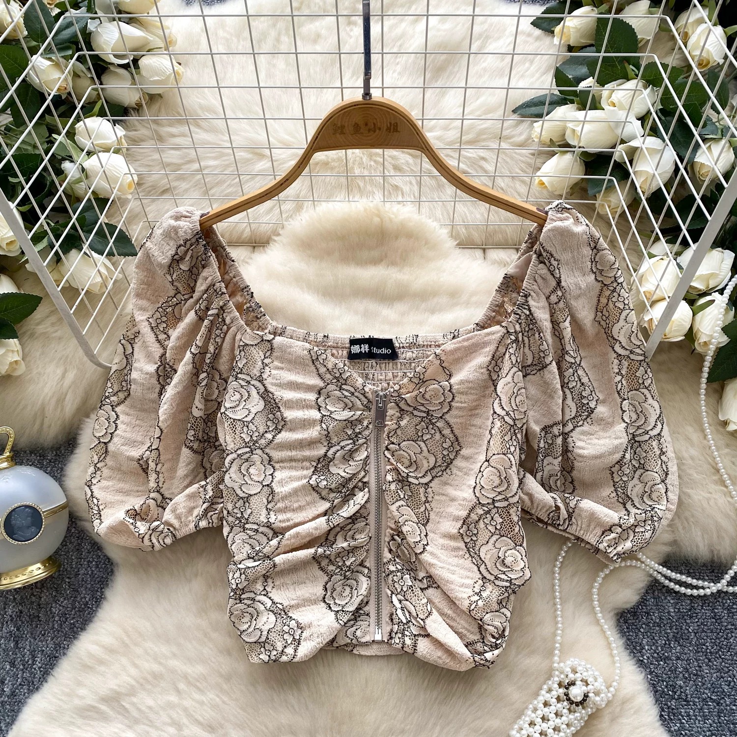 Waiting around for you top CTO1064 images